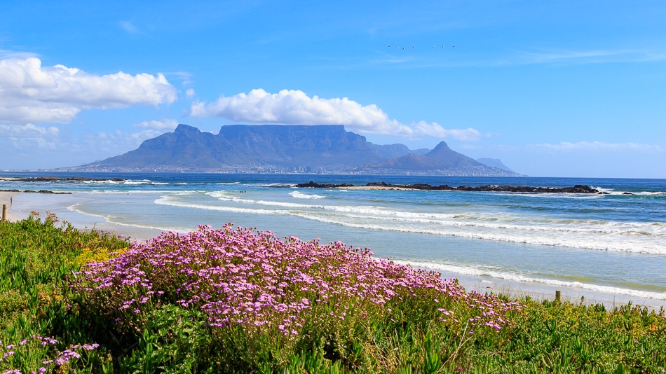 Bloubergstrand Beach: Strand met uitzicht op de tafelberg |  Blouberg, Zuid-Afrika, 3 december 2018
